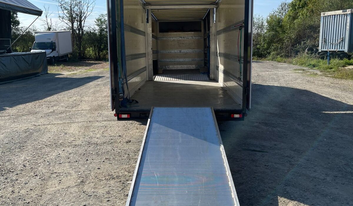 WhatsApp Image 2025-09-30 at 15.30.30 (1)